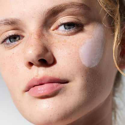 LIGHT LEGEND - CREMA/MOUSSE DETERGENTE - Professional Look